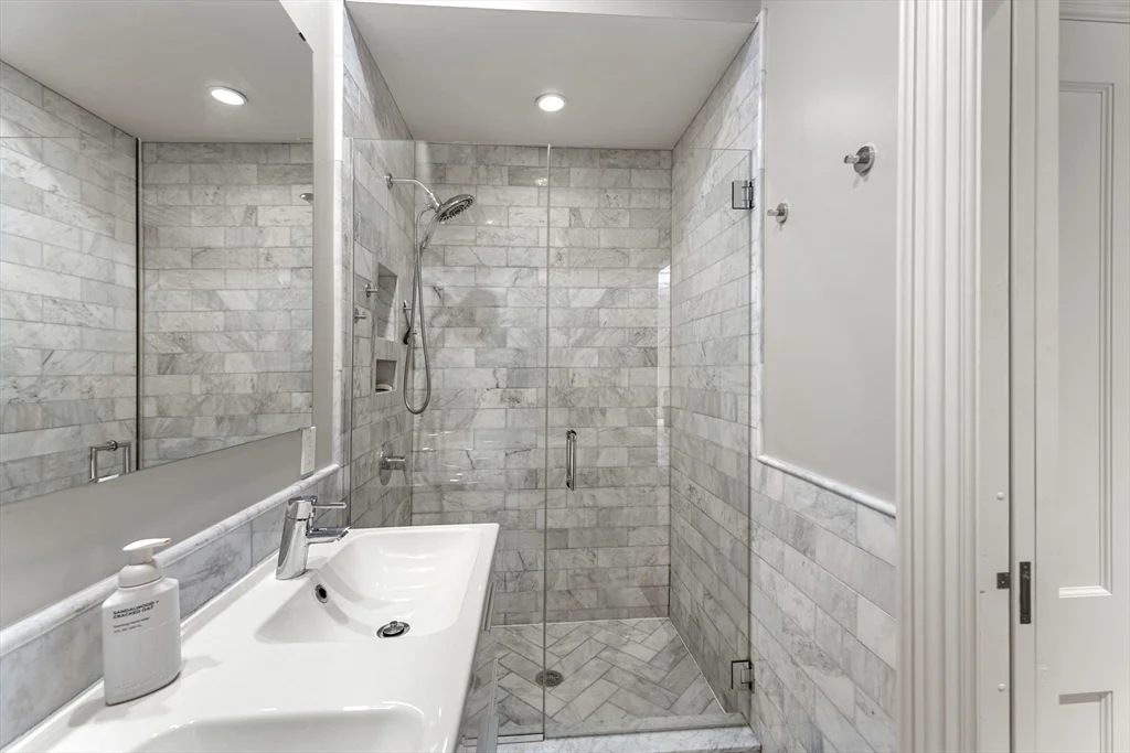 1 bed, 1 bath apartment for rent at 35 Union Park Unit 3, South End — photo 14 of 38