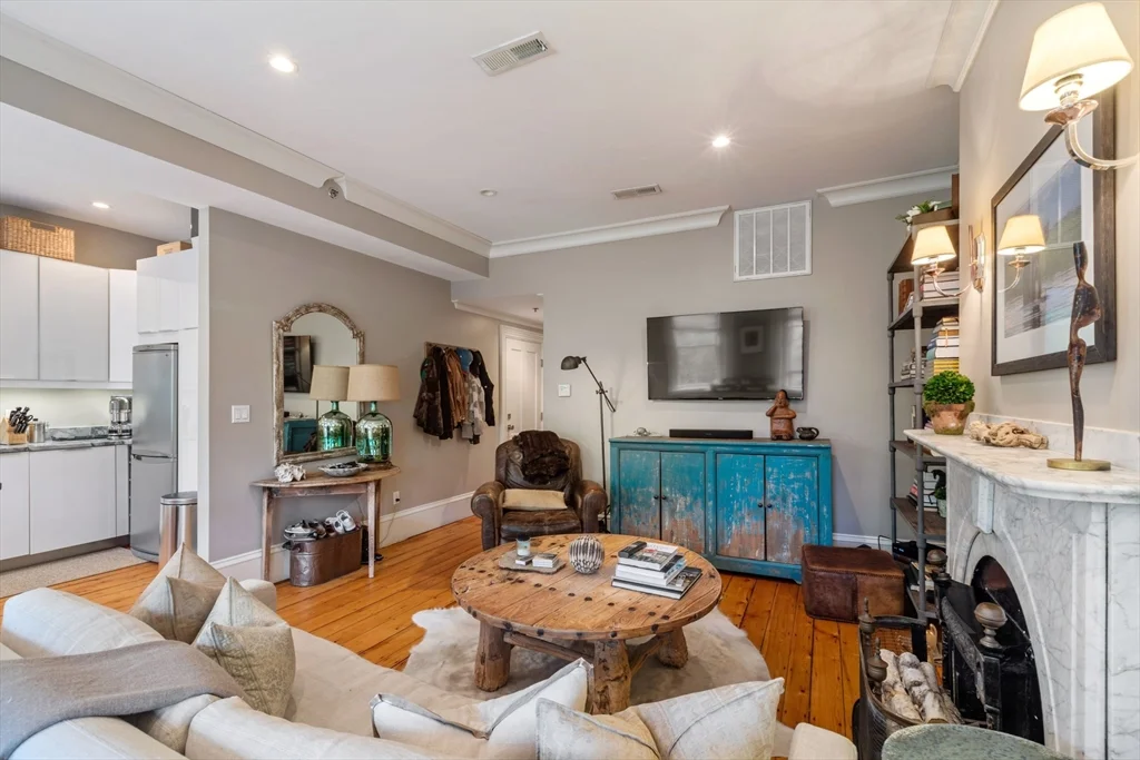 2 bed, 2 bath apartment for rent at 35 Union Park Unit 5, South End — photo 5 of 27