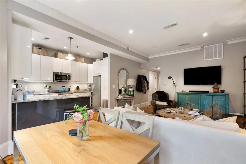 2 bed, 2 bath apartment for rent at 35 Union Park Unit 5, South End — photo 9 of 27