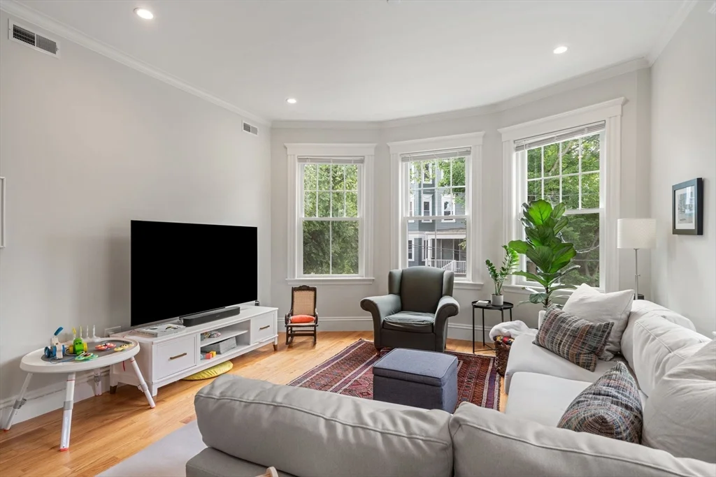 3 bed, 2 bath apartment for rent at 35 Upland Rd Unit 2, Porter Square — photo 6 of 21
