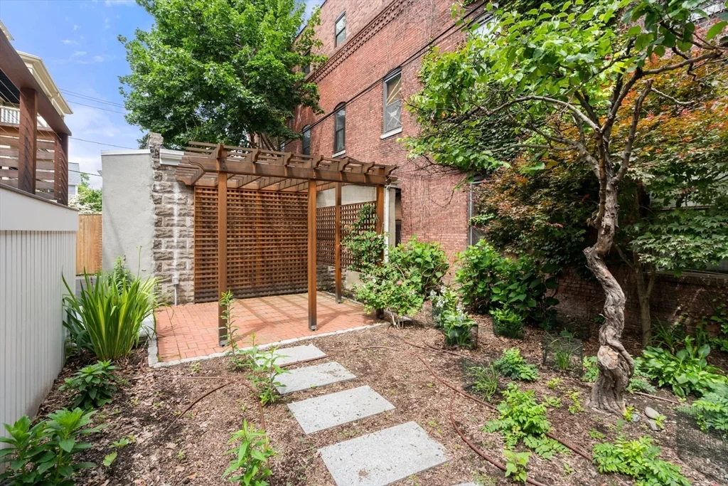 3 bed, 2 bath apartment for rent at 35 Upland Rd Unit 2, Porter Square — photo 18 of 21