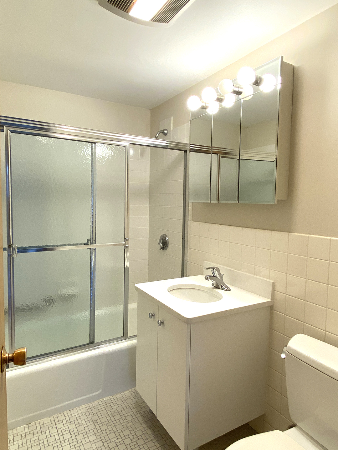 1 bed, 1 bath apartment for rent at 35 Vernon St Unit 111, Coolidge Corner — photo 4 of 8