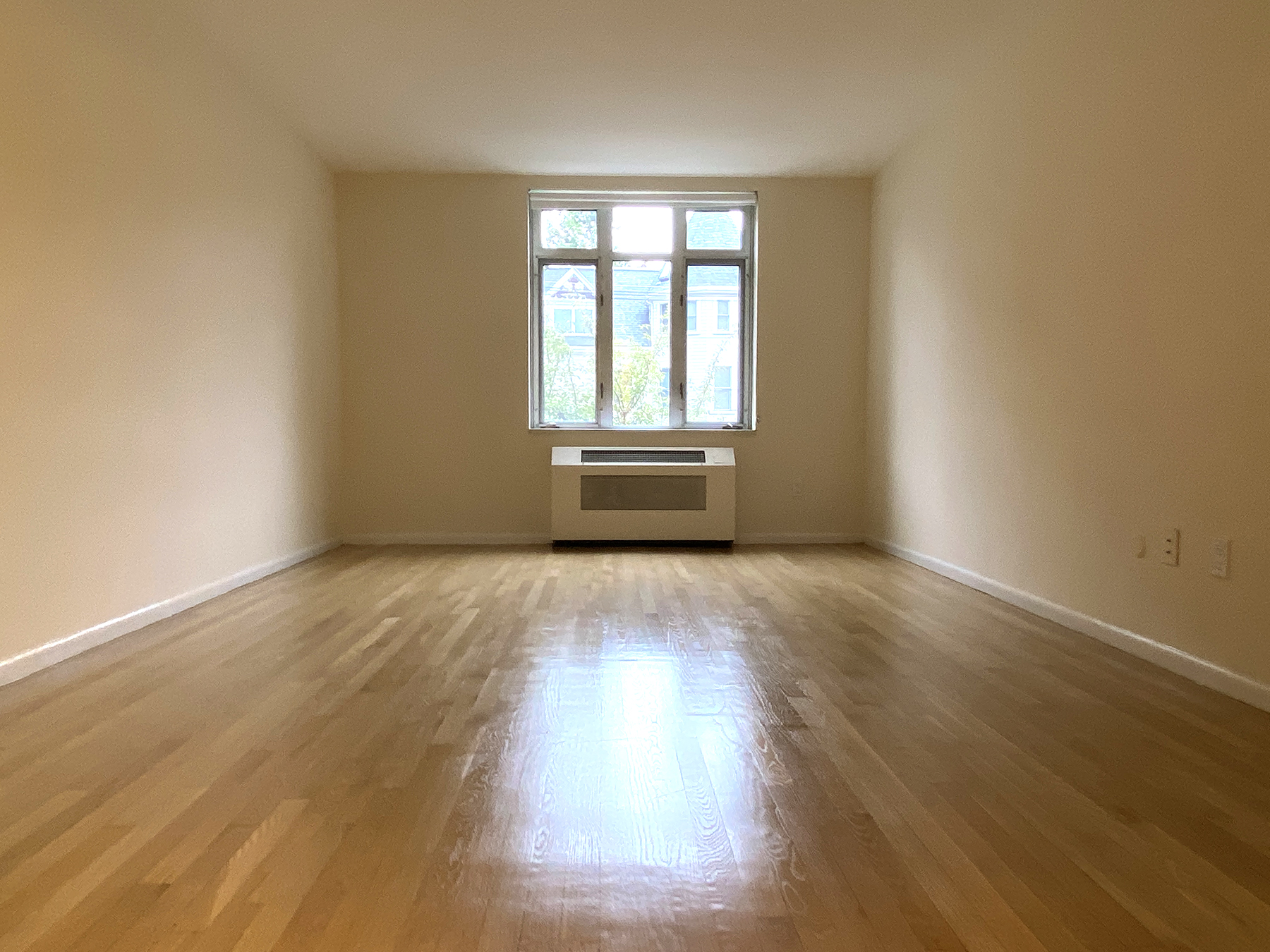 1 bed, 1 bath apartment for rent at 35 Vernon St Unit 111, Coolidge Corner — photo 2 of 8