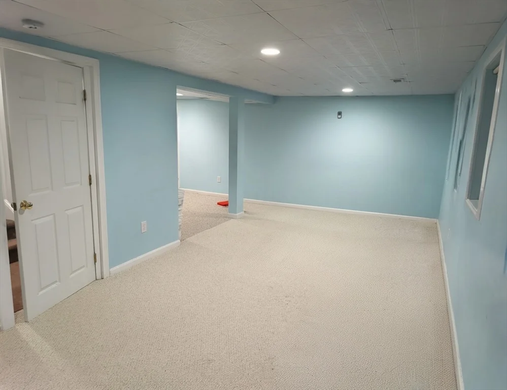 3 bed, 2 bath apartment for rent at 35 Violetwood Circle, Marlborough — photo 14 of 18