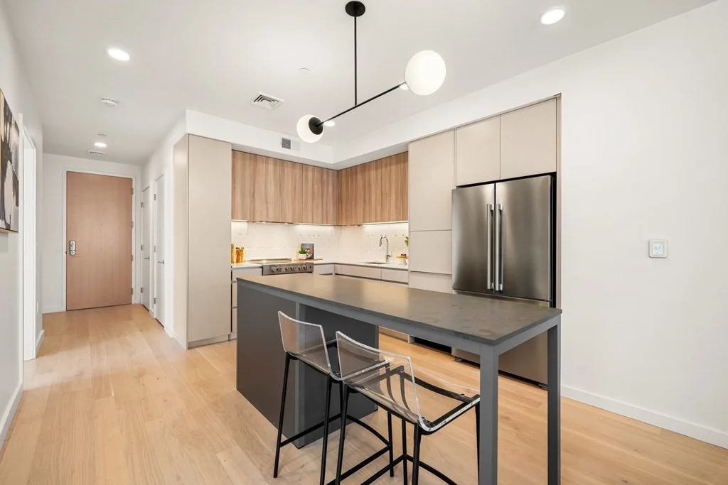 3 bed, 2 bath apartment for rent at 35 W 2nd Unit 210, South Boston — photo 6 of 35