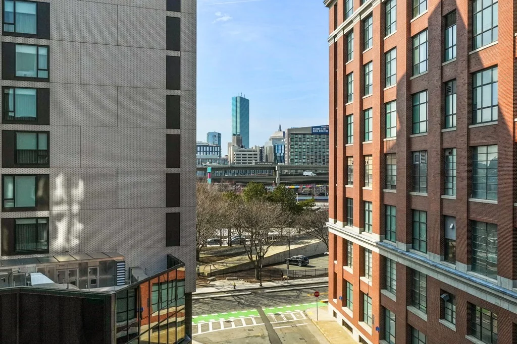 3 bed, 2 bath apartment for rent at 35 W 2nd Unit 510, South Boston — photo 31 of 35