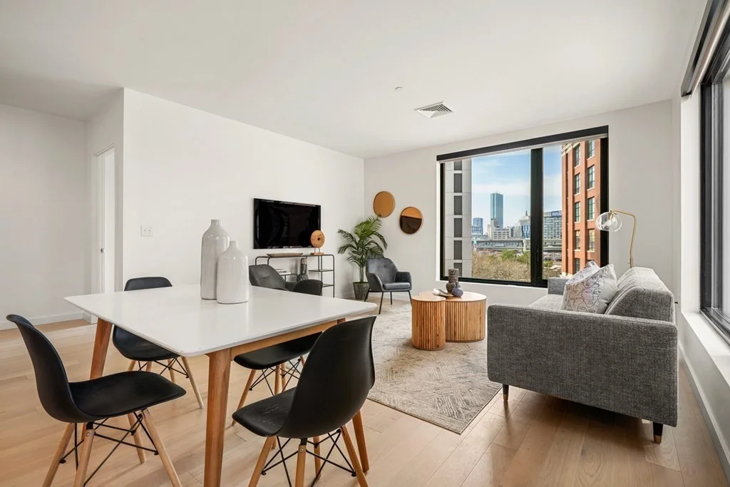 3 bed, 2 bath apartment for rent at 35 W 2nd Unit 510, South Boston — photo 2 of 35