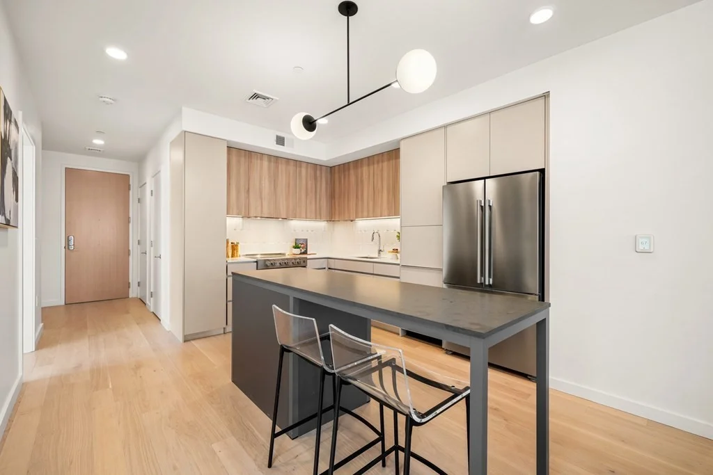 3 bed, 2 bath apartment for rent at 35 W 2nd Unit 610, South Boston — photo 10 of 35
