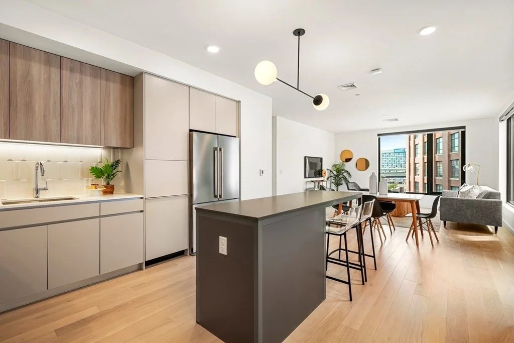3 bed, 2 bath apartment for rent at 35 W 2nd Unit 610, South Boston — photo 3 of 35