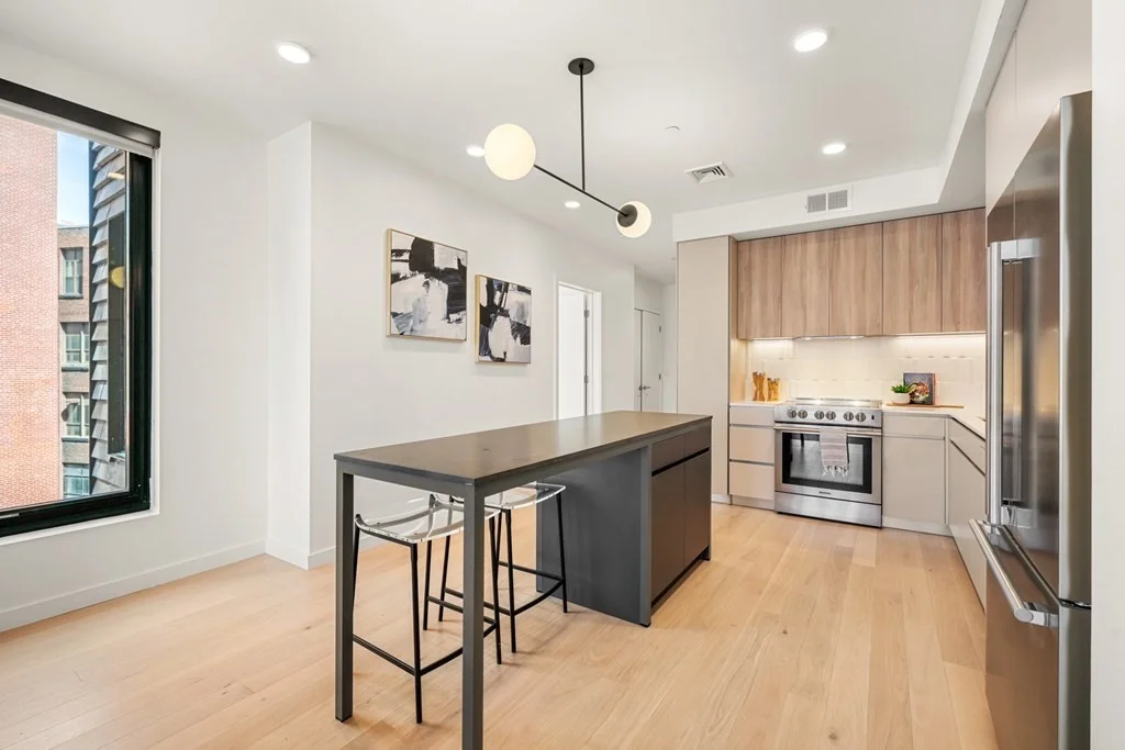 3 bed, 2 bath apartment for rent at 35 W 2nd Unit 610, South Boston — photo 12 of 35