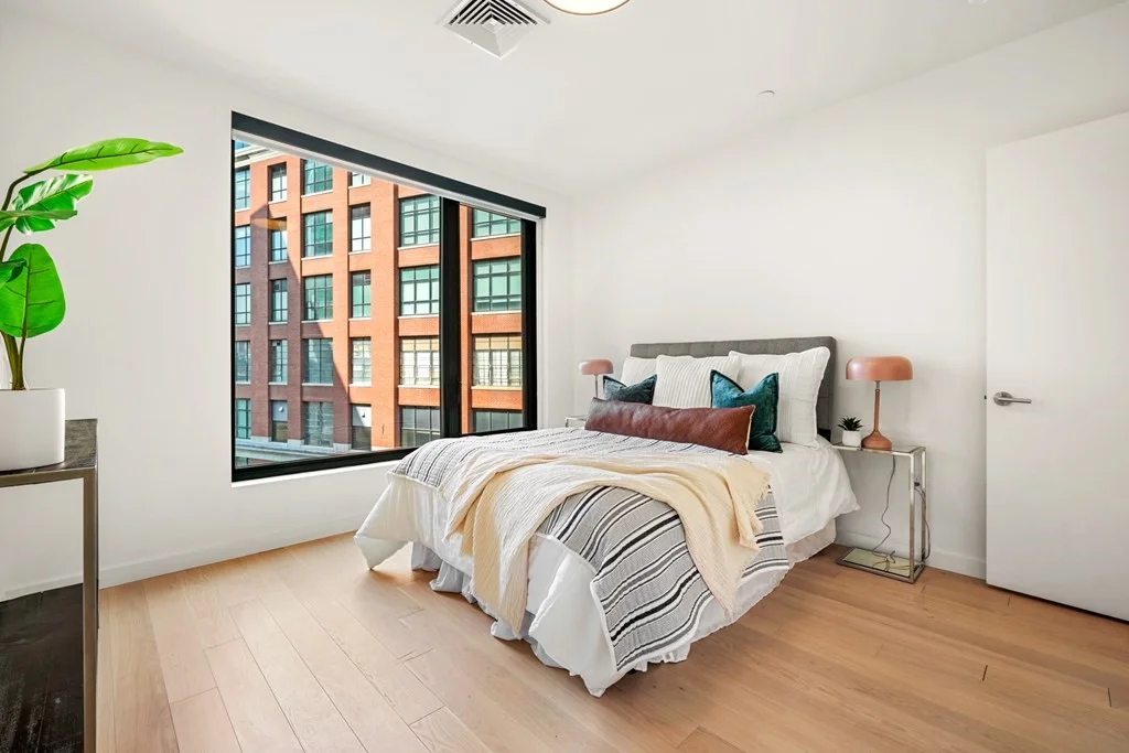 3 bed, 2 bath apartment for rent at 35 W 2nd Unit 610, South Boston — photo 17 of 35
