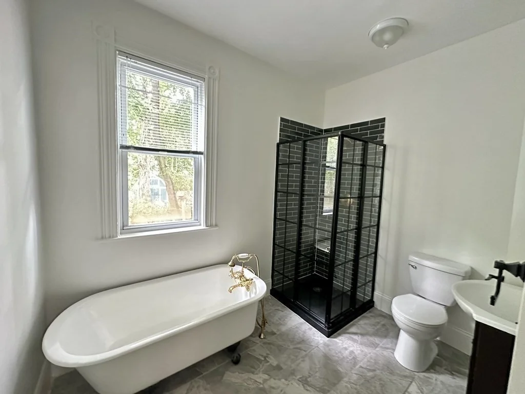 3 bed, 1 bath apartment for rent at 35 Waldeck Unit 1, Dorchester — photo 12 of 27