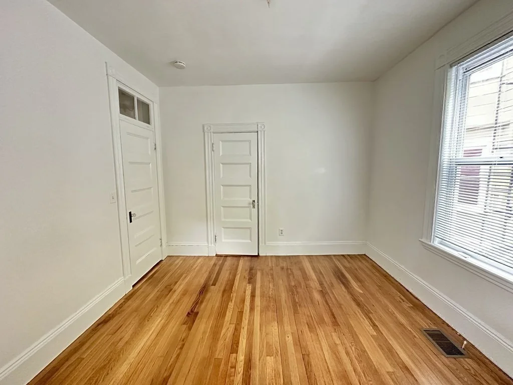 3 bed, 1 bath apartment for rent at 35 Waldeck Unit 1, Dorchester — photo 14 of 27