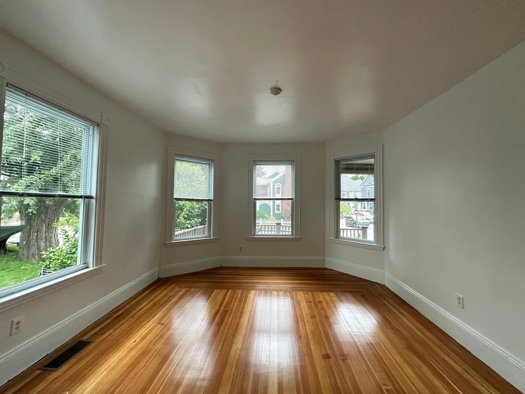 3 bed, 1 bath apartment for rent at 35 Waldeck Unit 1, Dorchester — photo 4 of 27