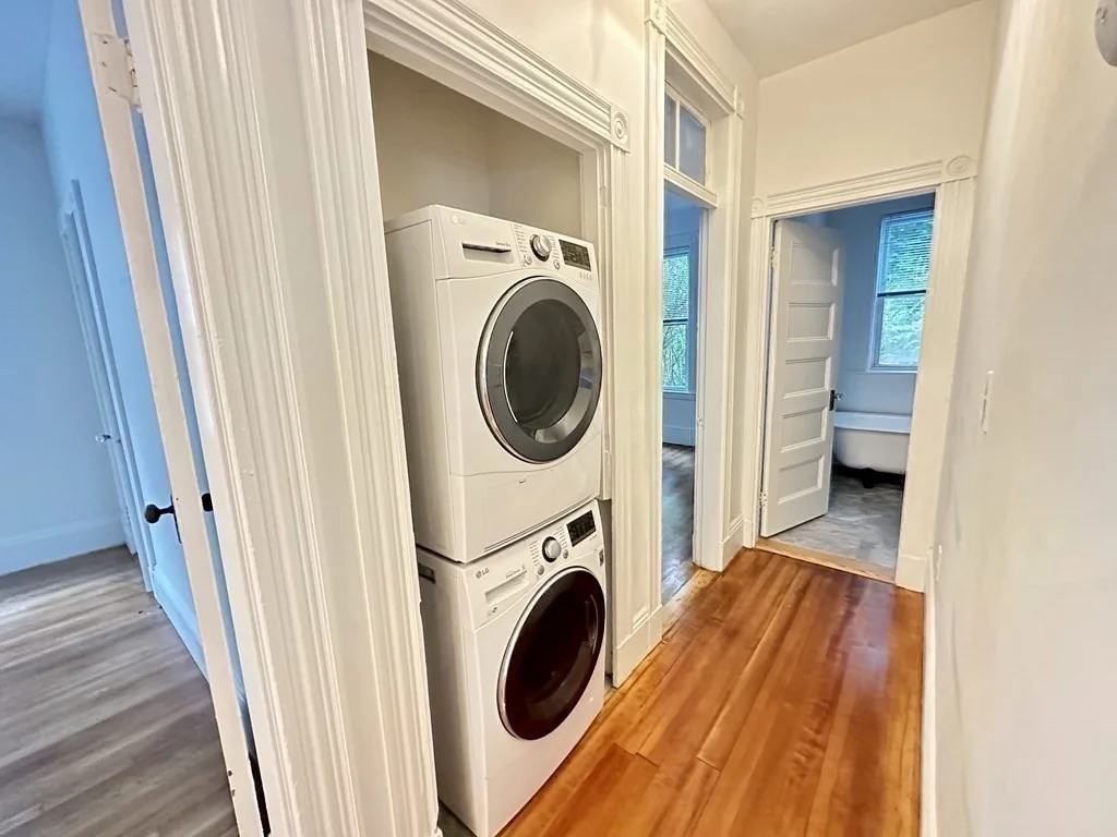 3 bed, 1 bath apartment for rent at 35 Waldeck Unit 1, Dorchester — photo 11 of 27