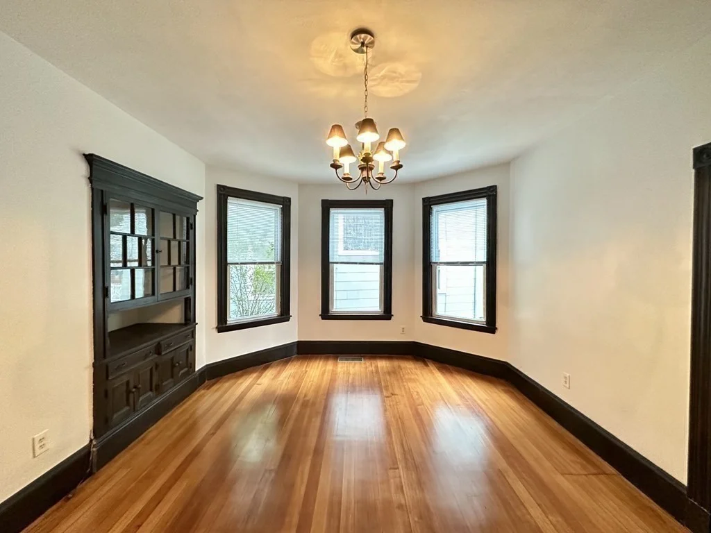 3 bed, 1 bath apartment for rent at 35 Waldeck Unit 1, Dorchester — photo 6 of 27
