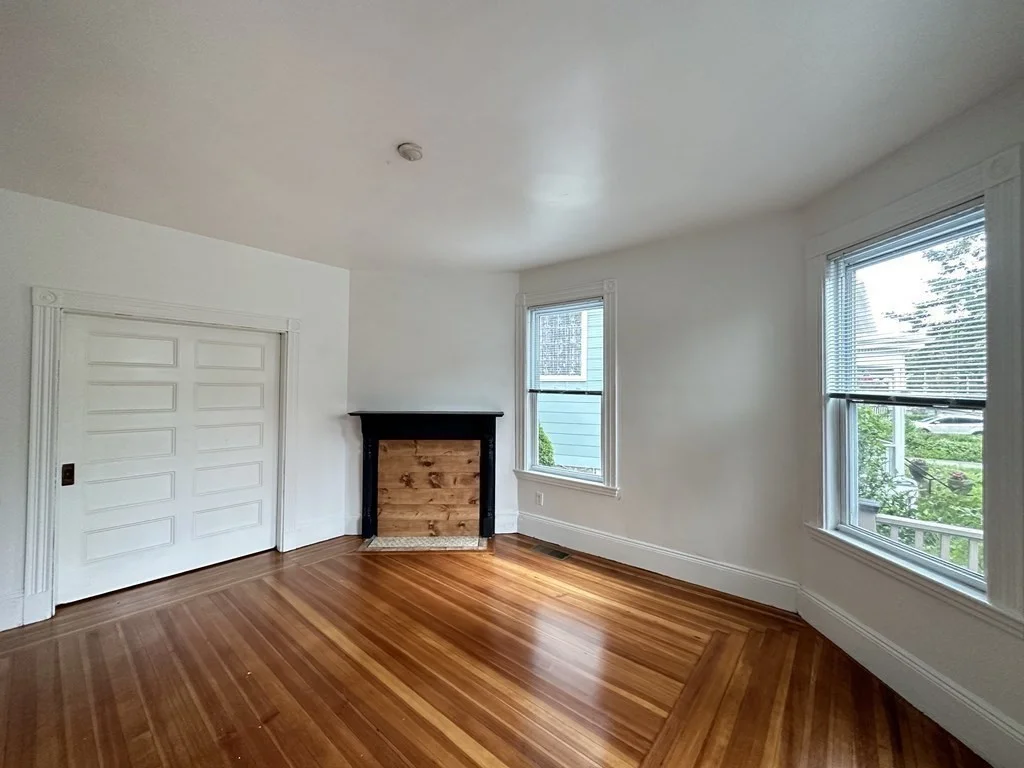 3 bed, 1 bath apartment for rent at 35 Waldeck Unit 1, Dorchester — photo 5 of 27