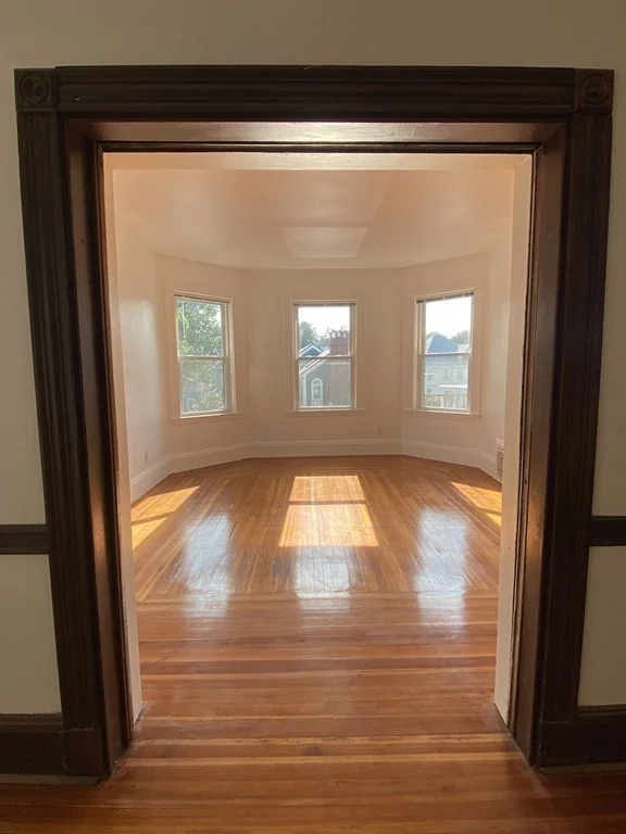 3 bed, 1 bath apartment for rent at 35 Waldeck Unit 2, Dorchester — photo 7 of 20