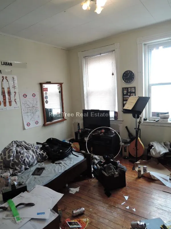 4 bed, 2 bath apartment for rent at 35 Waverly St Unit 2, Allston — photo 5 of 9