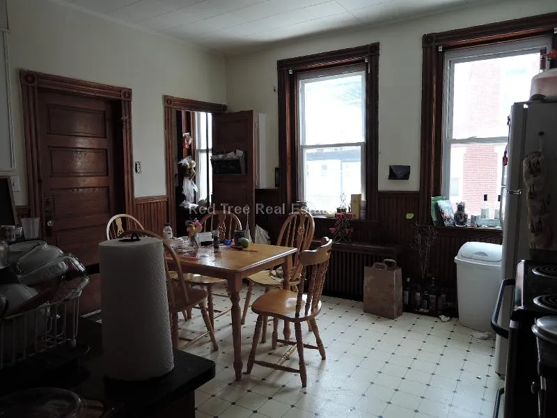 4 bed, 2 bath apartment for rent at 35 Waverly St Unit 2, Allston
