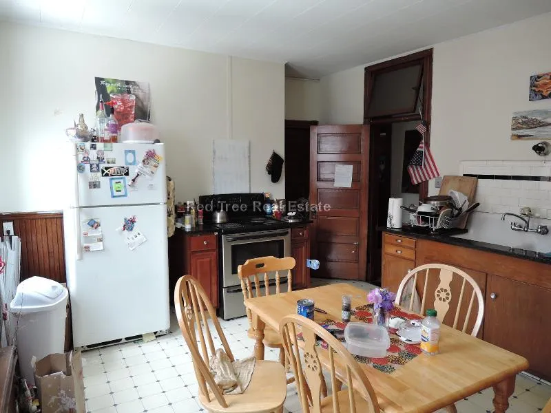 4 bed, 2 bath apartment for rent at 35 Waverly St Unit 2, Allston — photo 2 of 9
