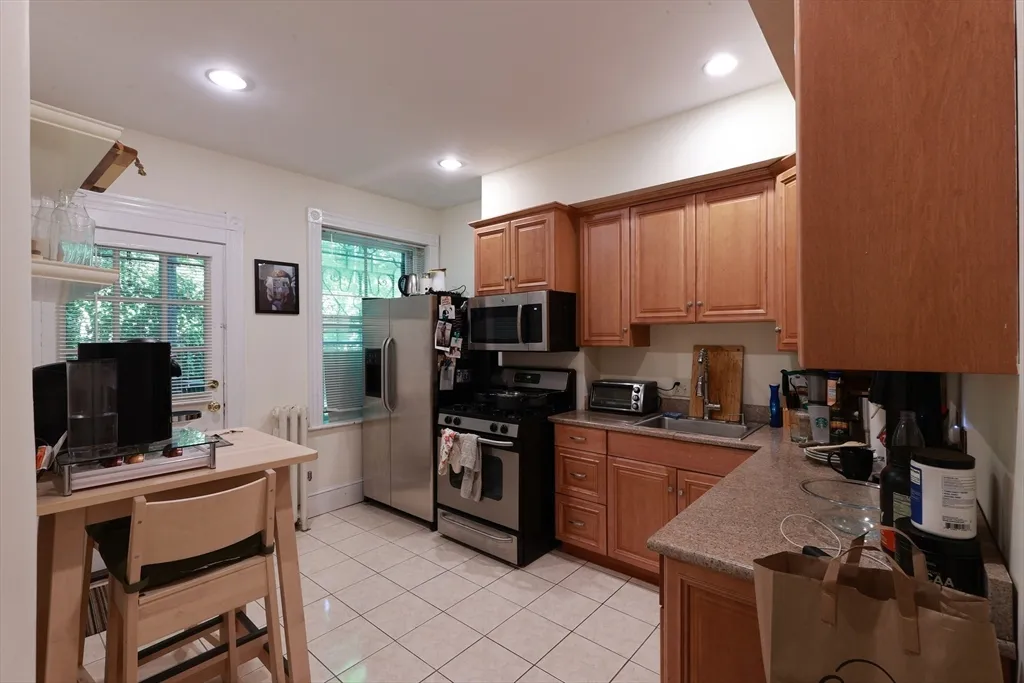 2 bed, 1 bath apartment for rent at 35 Westbourne Ter Unit 2, Corey Hill — photo 18 of 26