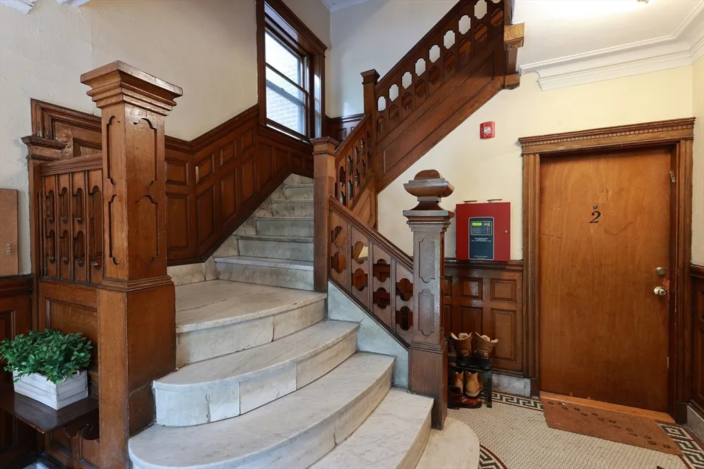 2 bed, 1 bath apartment for rent at 35 Westbourne Ter Unit 2, Corey Hill — photo 3 of 26