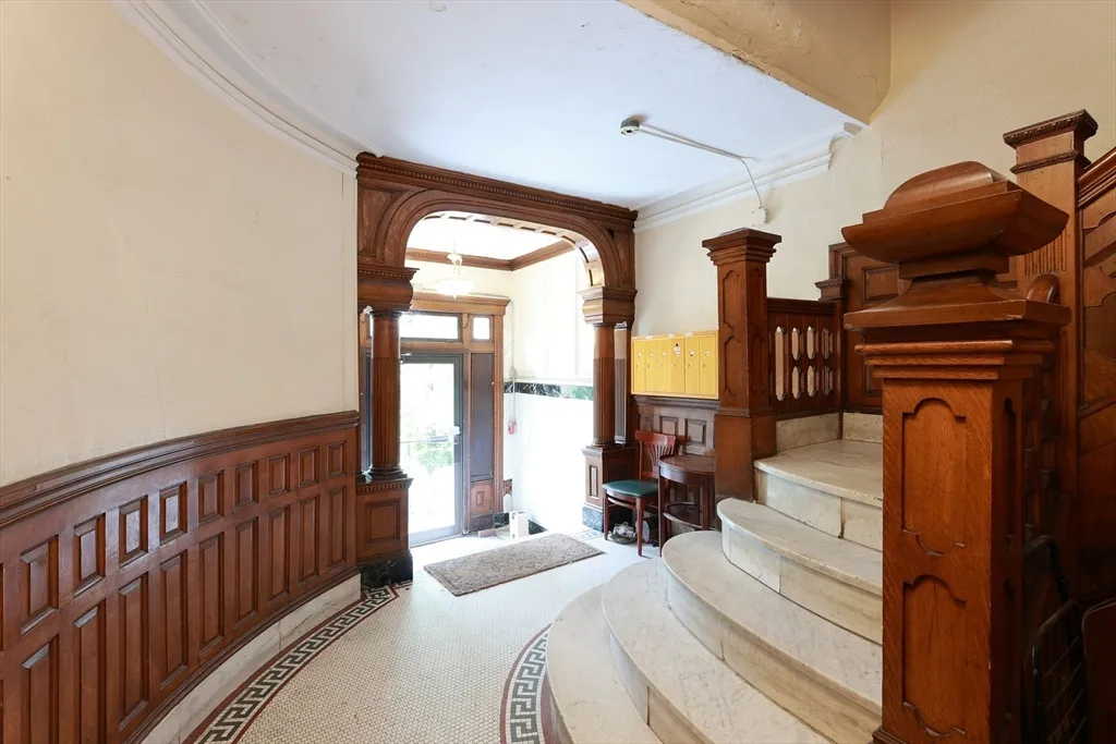 2 bed, 1 bath apartment for rent at 35 Westbourne Ter Unit 2, Corey Hill — photo 5 of 26