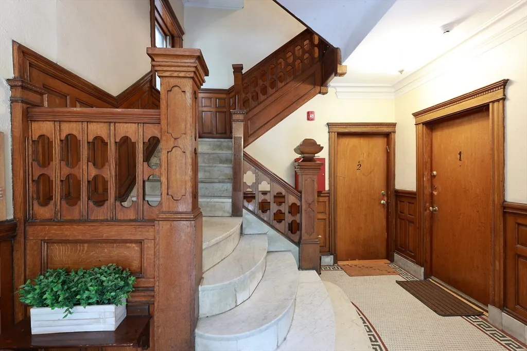 2 bed, 1 bath apartment for rent at 35 Westbourne Ter Unit 2, Corey Hill — photo 4 of 26
