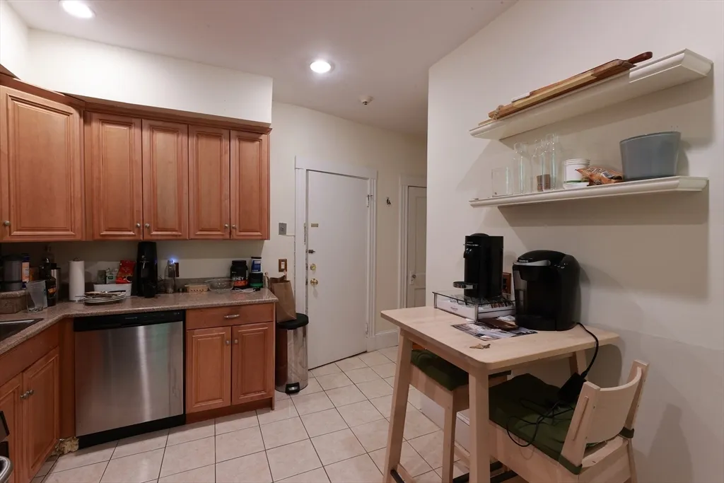 2 bed, 1 bath apartment for rent at 35 Westbourne Ter Unit 2, Corey Hill — photo 19 of 26