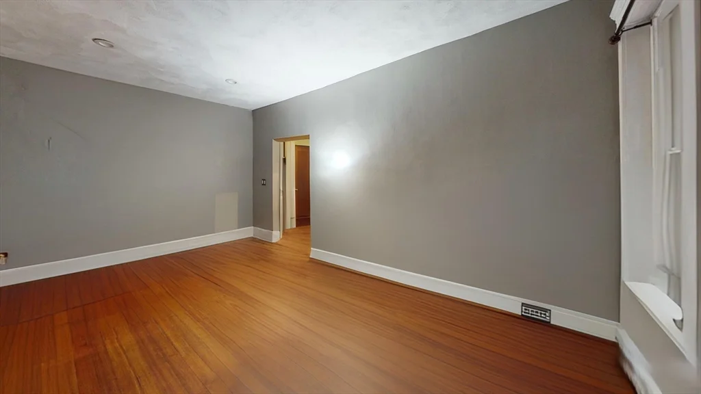 2 bed, 1 bath apartment for rent at 35 Westbourne Terrace   Unit 4, Coolidge Corner — photo 4 of 9