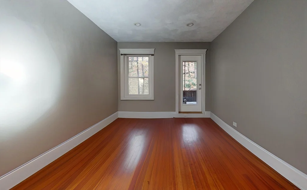 2 bed, 1 bath apartment for rent at 35 Westbourne Terrace   Unit 4, Coolidge Corner — photo 6 of 9