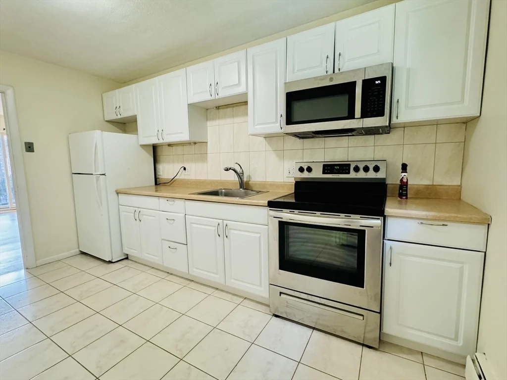 2 bed, 1 bath apartment for rent at 35 Westgate Rd Unit 6, Chestnut Hill — photo 12 of 28