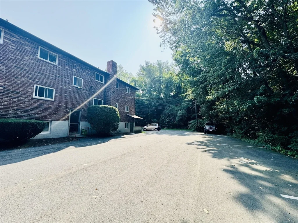 2 bed, 1 bath apartment for rent at 35 Westgate Rd Unit 6, Chestnut Hill — photo 6 of 28