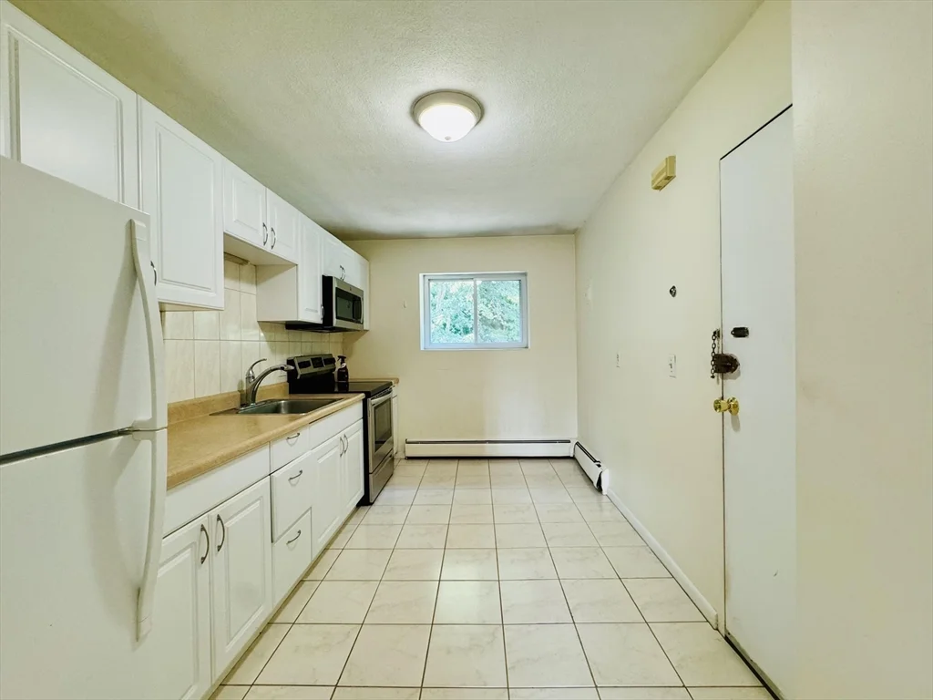 2 bed, 1 bath apartment for rent at 35 Westgate Rd Unit 6, Chestnut Hill — photo 15 of 28