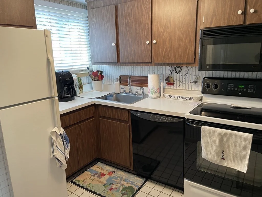 1 bed, 1 bath apartment for rent at 35 Wharf Path Unit A, Marblehead — photo 8 of 24