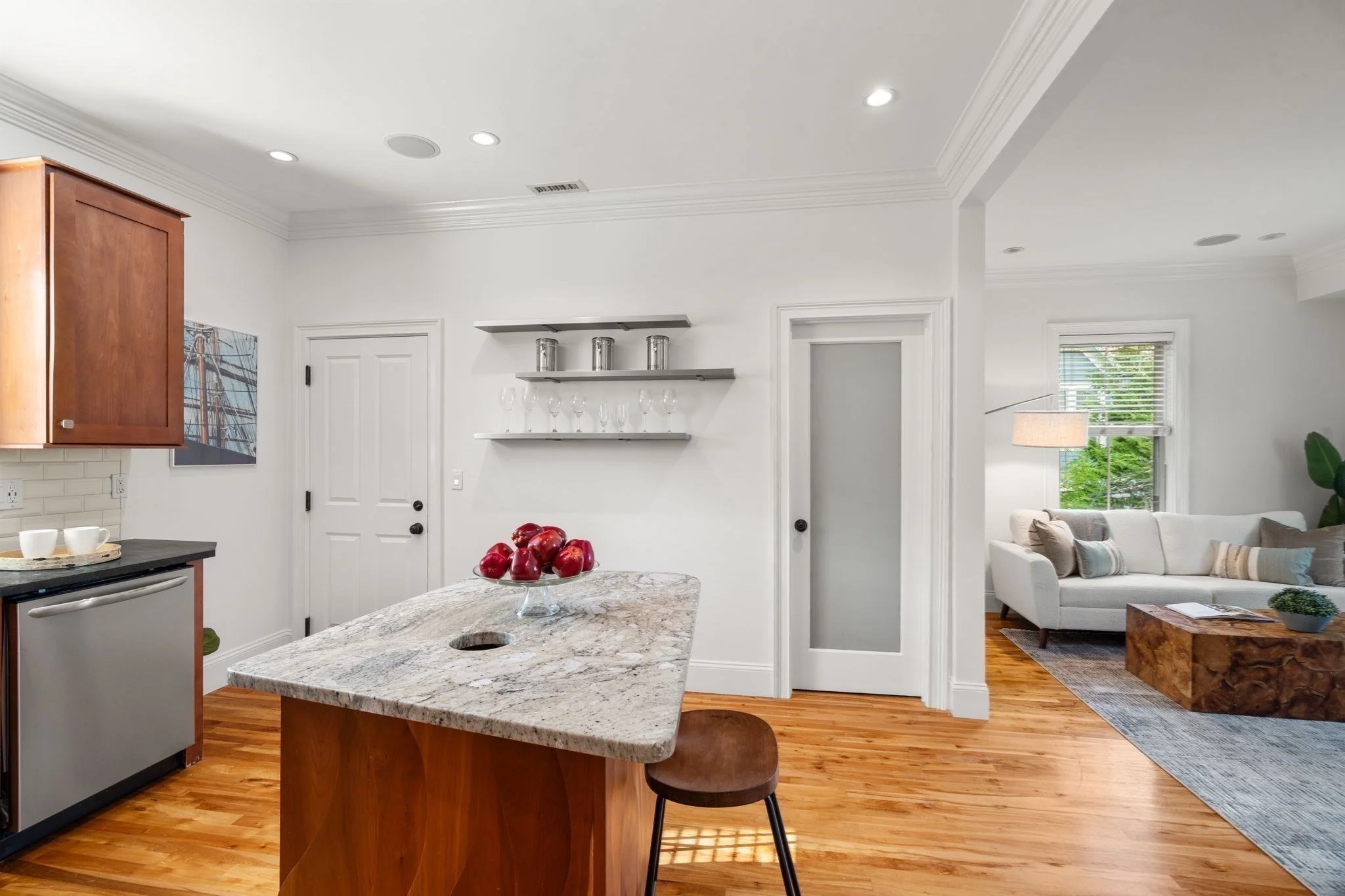 2 bed, 1 bath apartment for rent at 35 White Pl Unit 3A, Coolidge Corner — photo 3 of 15