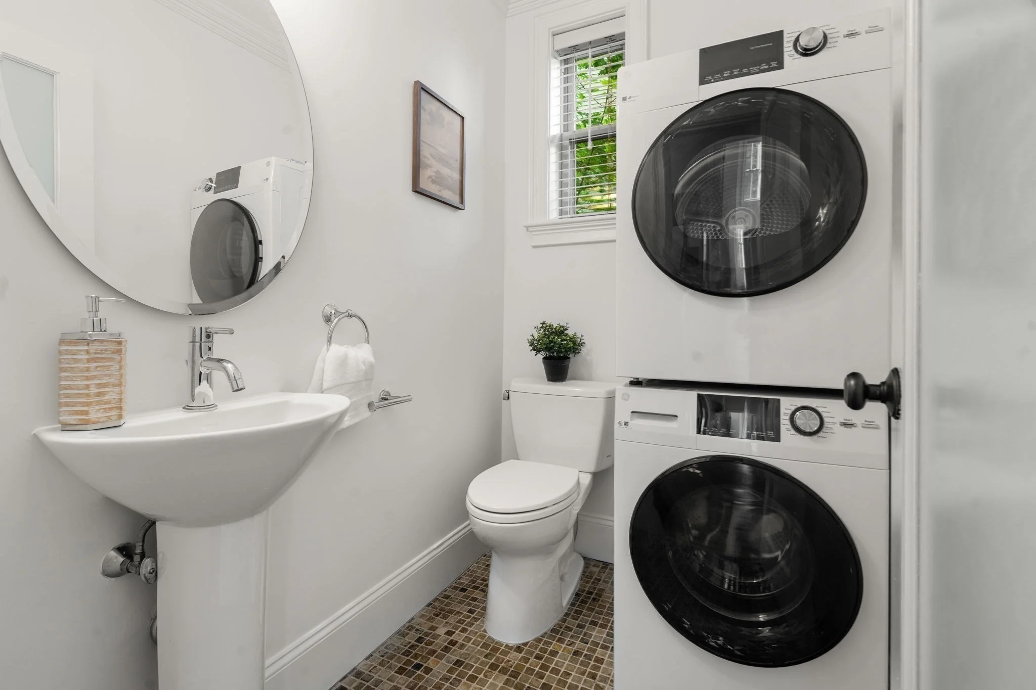 2 bed, 1 bath apartment for rent at 35 White Pl Unit 3A, Coolidge Corner — photo 14 of 15