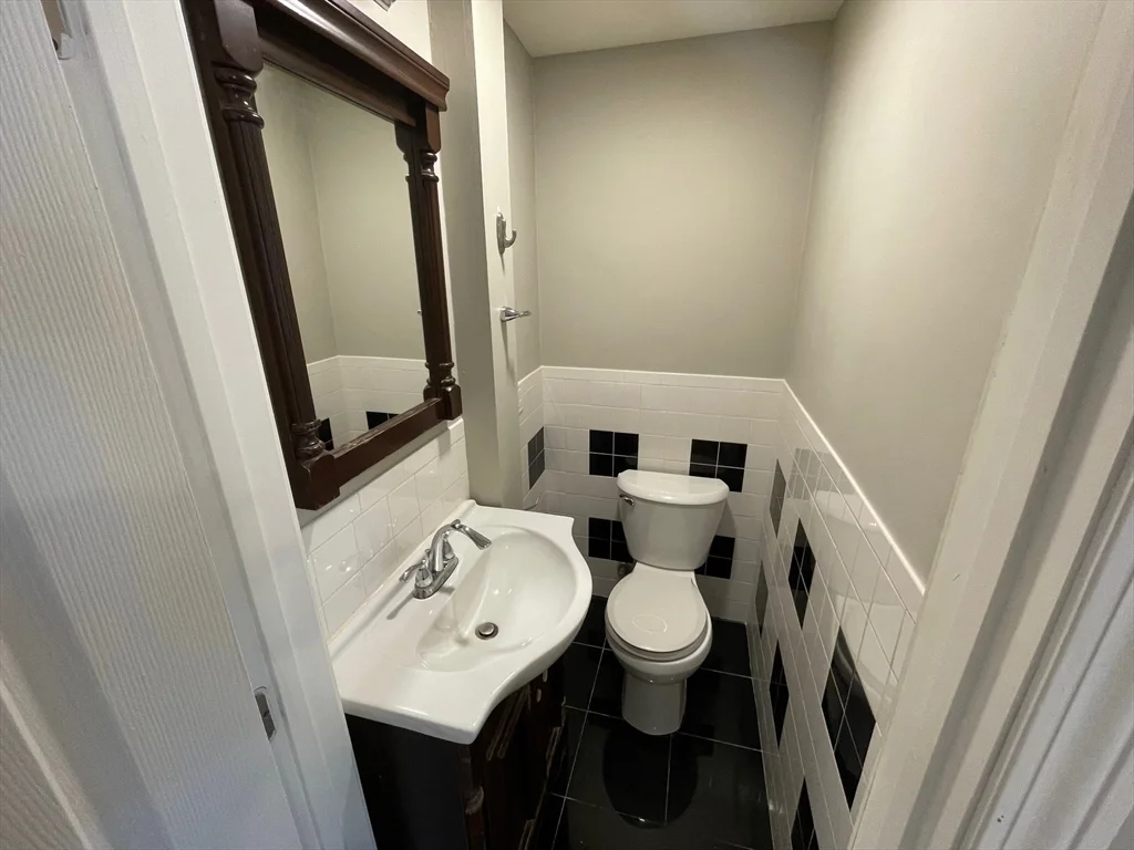 2 bed, 1 bath apartment for rent at 35 Wilson St Unit 35, Billerica — photo 7 of 23