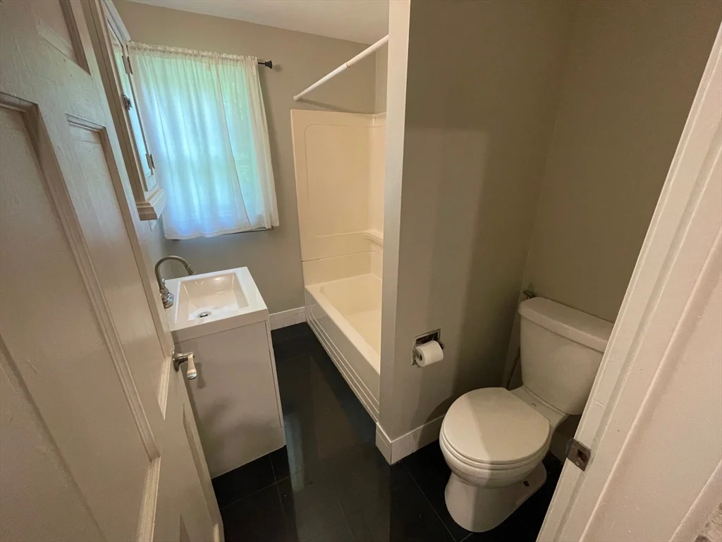 2 bed, 1 bath apartment for rent at 35 Wilson St Unit 35, Billerica — photo 10 of 23