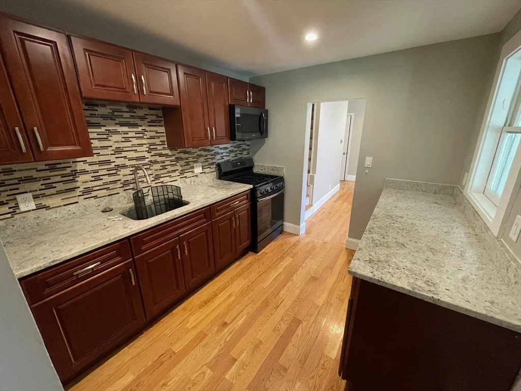 2 bed, 1 bath apartment for rent at 35 Wilson St Unit 35, Billerica — photo 9 of 23
