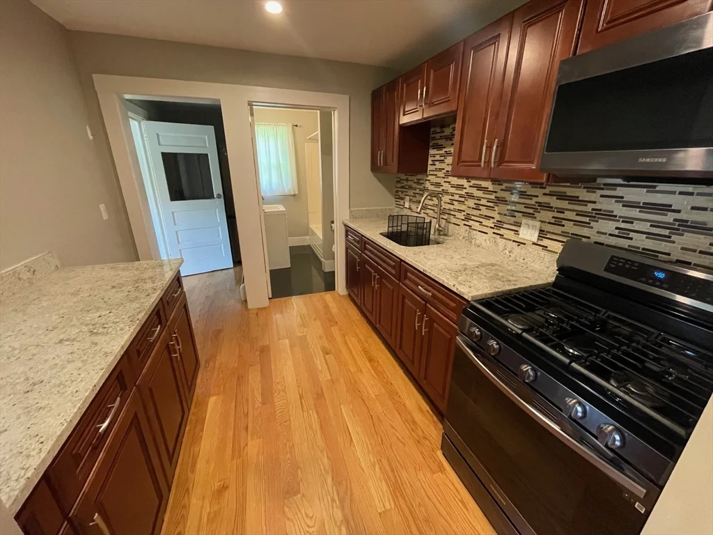 2 bed, 1 bath apartment for rent at 35 Wilson St Unit 35, Billerica — photo 8 of 23