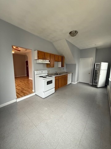 2 bed, 1 bath apartment for rent at 35 Wolcott Unit 2, Malden — photo 6 of 19