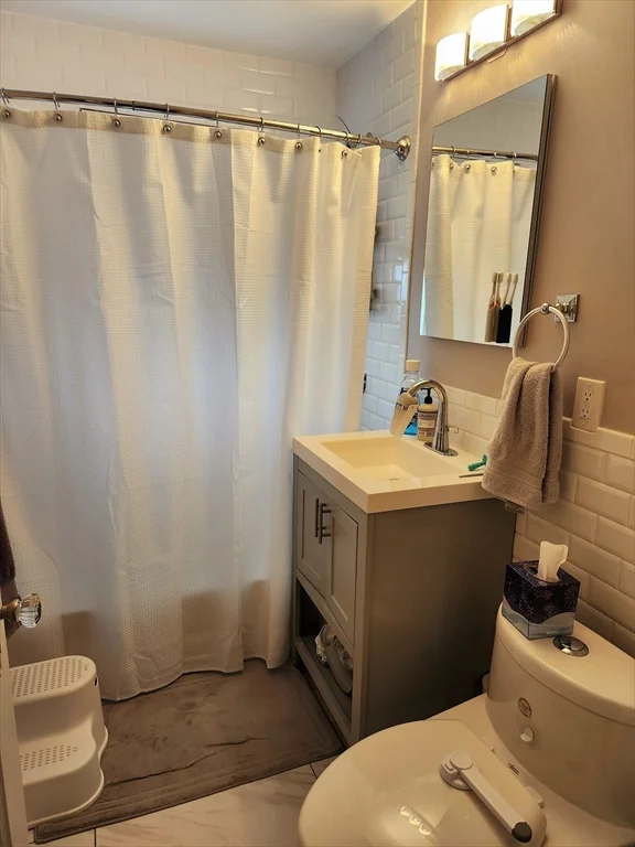 3 bed, 1 bath apartment for rent at 35 Woodstock Ave Unit 35, Brighton — photo 5 of 9