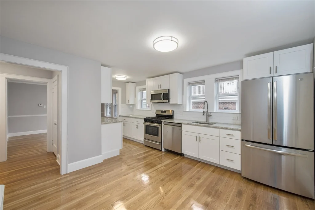 3 bed, 1 bath apartment for rent at 35 Woodstock Ave Unit 35, Brighton — photo 3 of 9