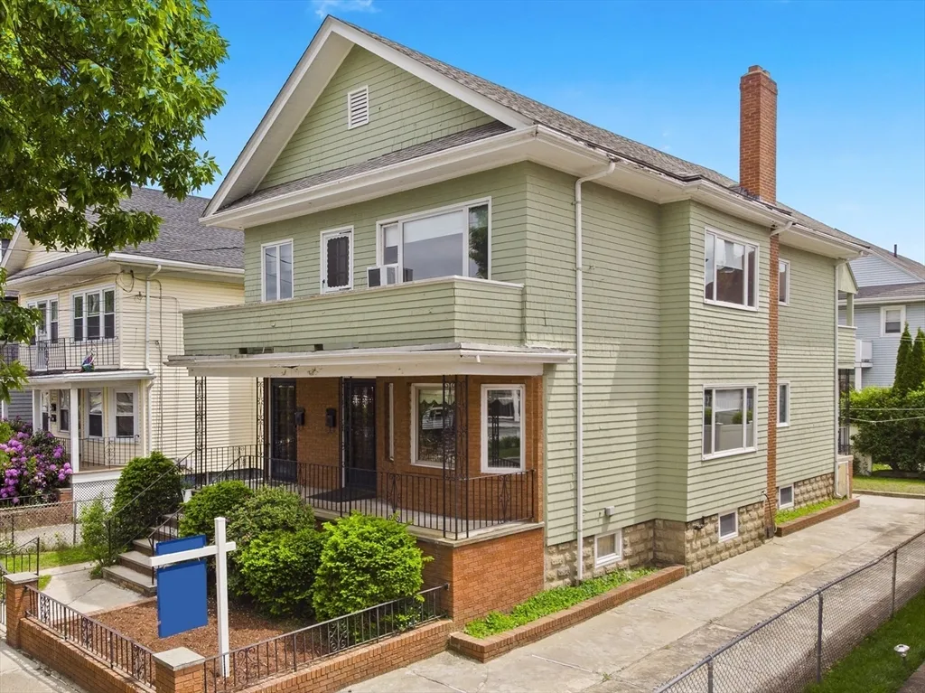 2 bed, 1 bath apartment for rent at 35 Wright Ave Unit 1, South Medford — photo 1 of 17