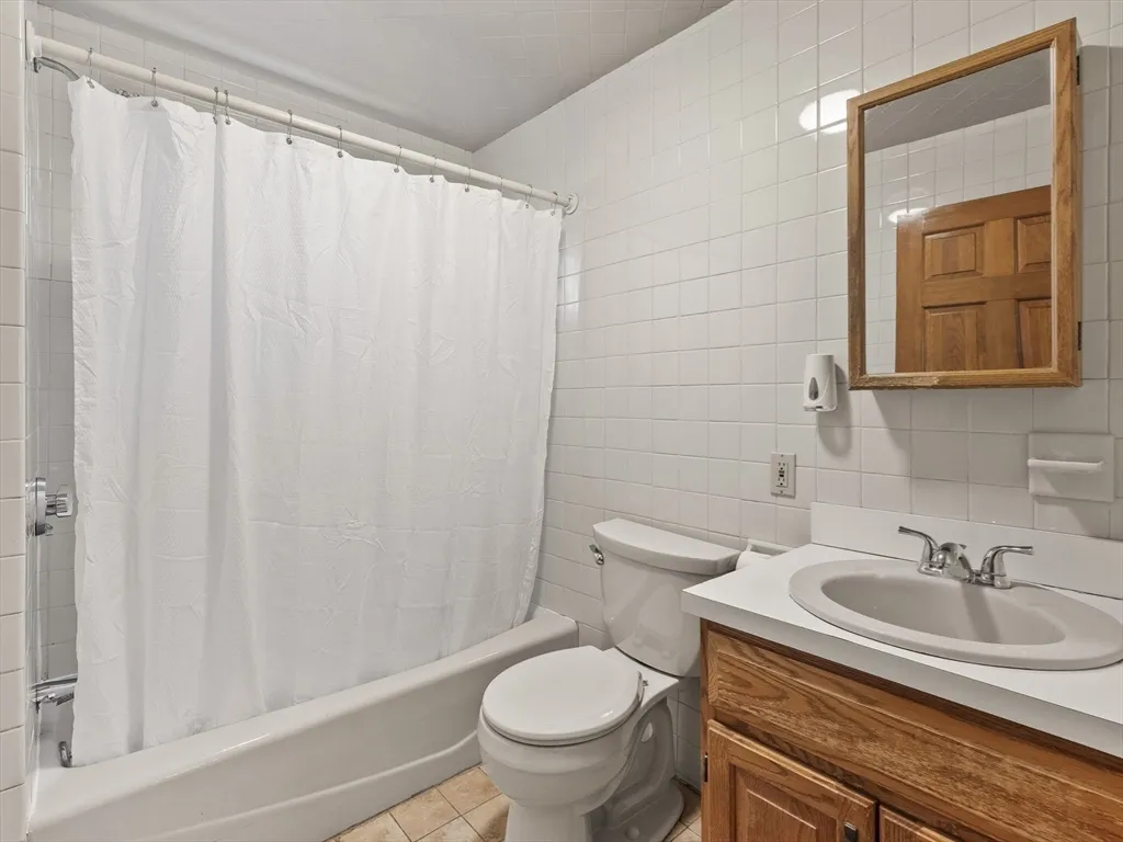 2 bed, 1 bath apartment for rent at 35 Wright Ave Unit 1, South Medford — photo 5 of 17
