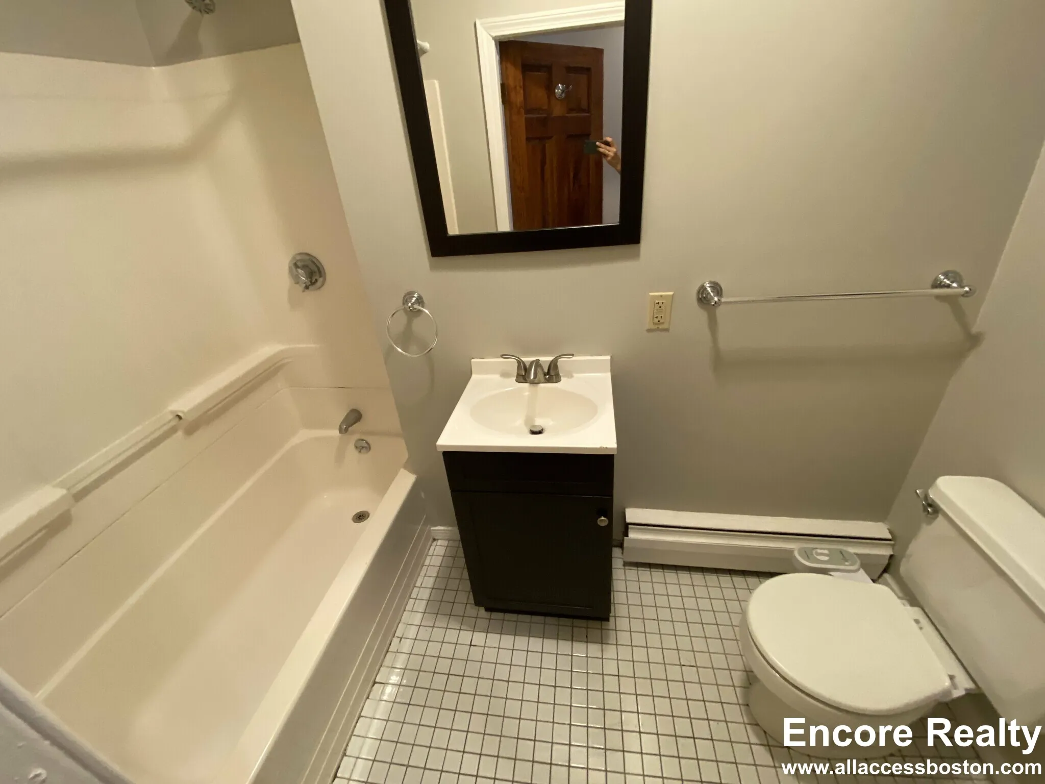 3 bed, 1 bath apartment for rent at 350 Allston St Unit 3, Cambridgeport — photo 14 of 16