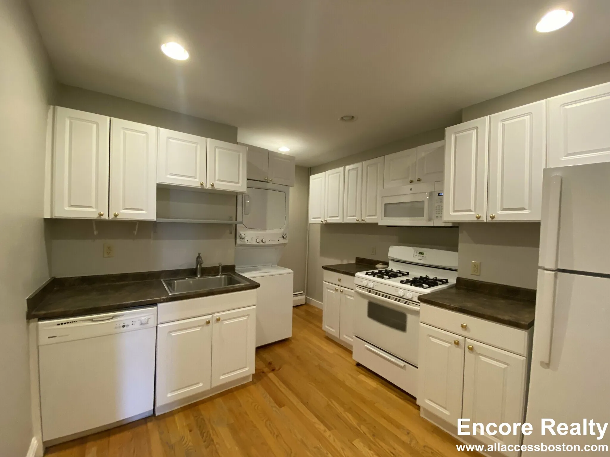 3 bed, 1 bath apartment for rent at 350 Allston St Unit 3, Cambridgeport — photo 6 of 16