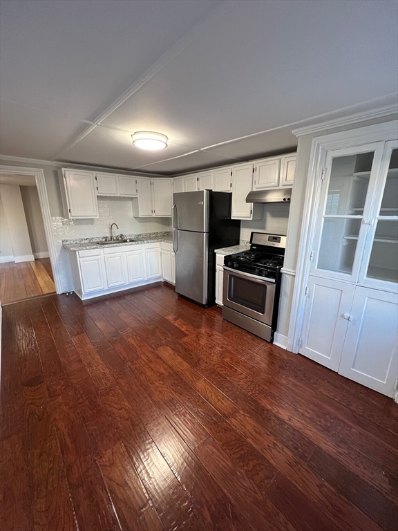4 bed, 1 bath apartment for rent at 350 Dorchester St Unit 1, South Boston — photo 6 of 31